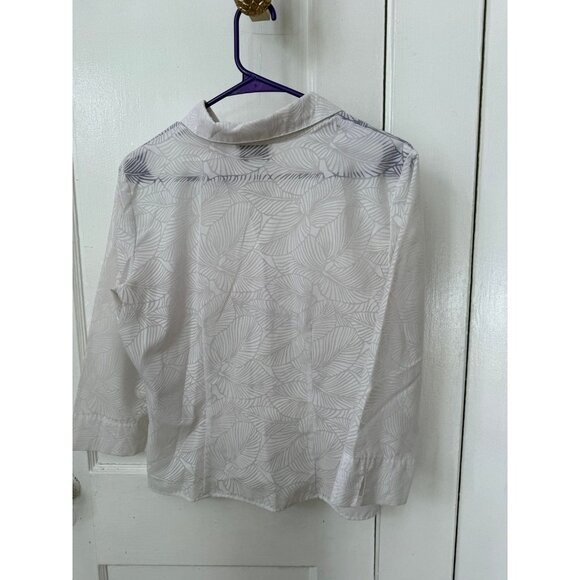 Talbots petites women’s size 10 white textured blouse - Picture 7 of 8